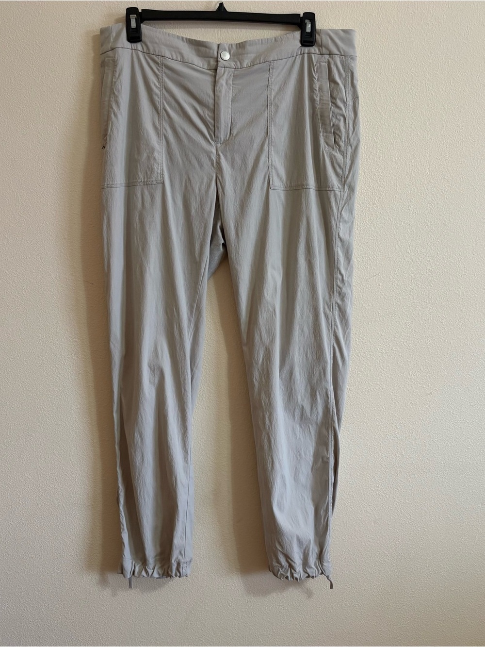 Athleta Women’s Light Gray Trekkie Hike Pants